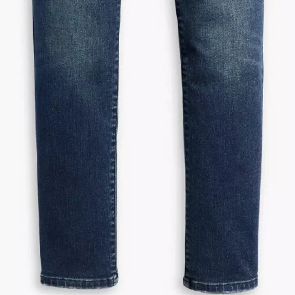 Levi's - Picture 8 of 12